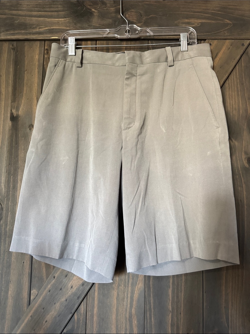Tiger Woods Collection - Men's Flat Front Shorts in Light Gray